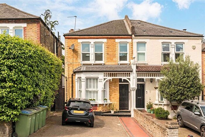 2 Bedroom Flat To Rent In Westcombe Hill, Blackheath, SE3