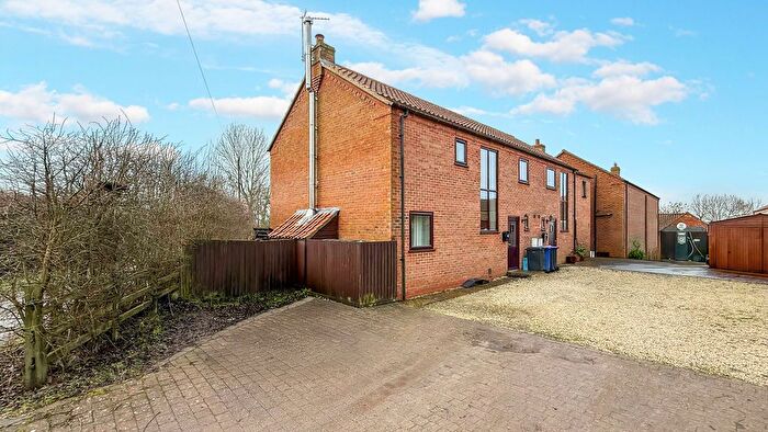 3 Bedroom Semi Detached House For Sale In Newport Farm Close, North Carlton, Lincoln, LN1
