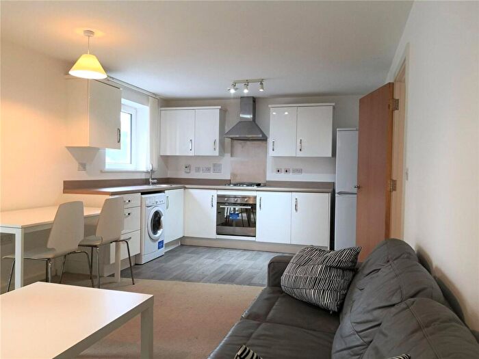 2 Bedroom Flat To Rent In Elmira Way, Salford, M5