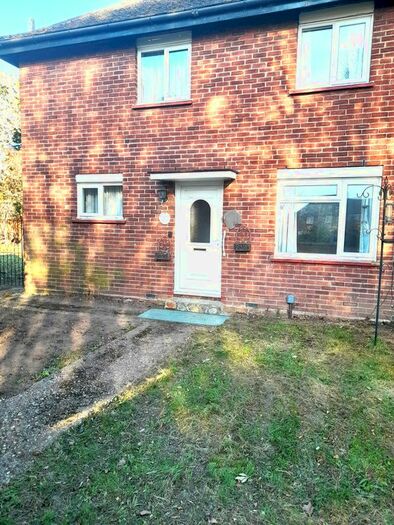 3 Bedroom Semi-Detached House To Rent In Oak Avenue, West Drayton, Greater London, UB7