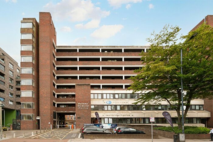 1 Bedroom Flat To Rent In Upper Richmond Road, London, SW15