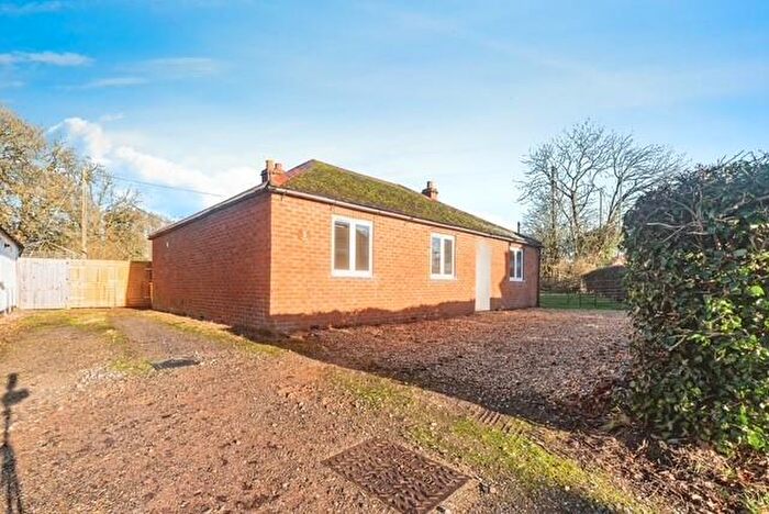 3 Bedroom Detached Bungalow To Rent In Heath Lane, Henwick, RG18