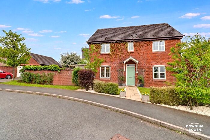 4 Bedroom Detached House For Sale In Burwaye Close, Lichfield, WS13