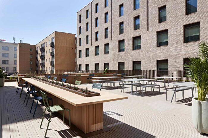 Flat To Rent In Mortimer Deluxe Studio, Pelham Terrace, BN2