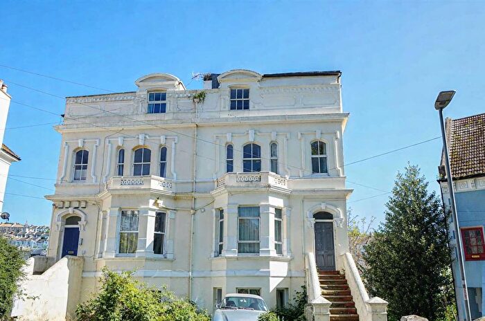 1 Bedroom Flat For Sale In Quarry Crescent, Hastings, TN34