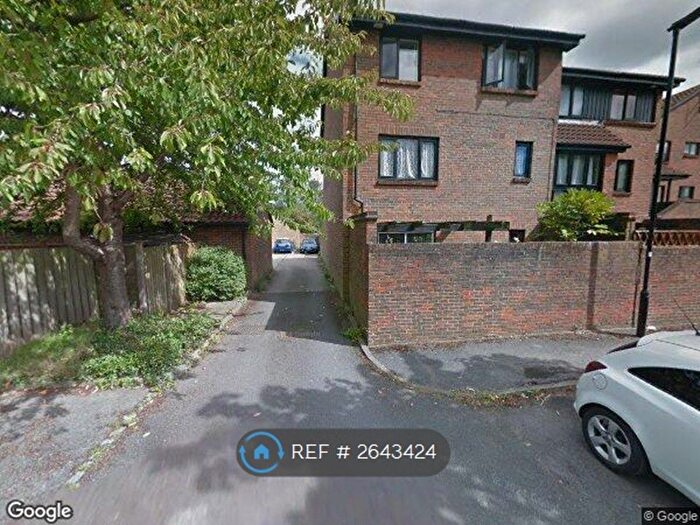 Studio To Rent In Deerhurst Close, Feltham, TW13