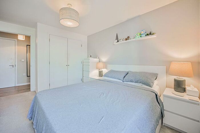2 Bedroom Flat For Sale In Burford Wharf Apartments, Stratford, London, E15