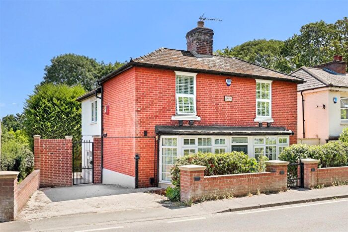 3 Bedroom Detached House For Sale In Bell Common, Epping, CM16