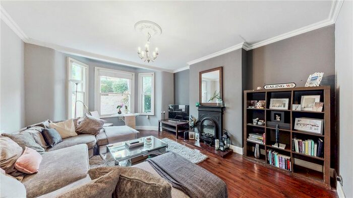 2 Bedroom Flat To Rent In Windsor Road, London, Uk, W5