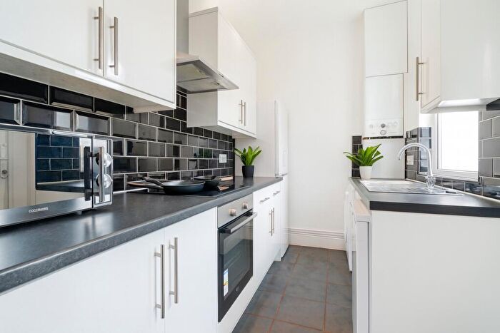 3 Bedroom House To Rent In Lancing Road, Sheffield, S2