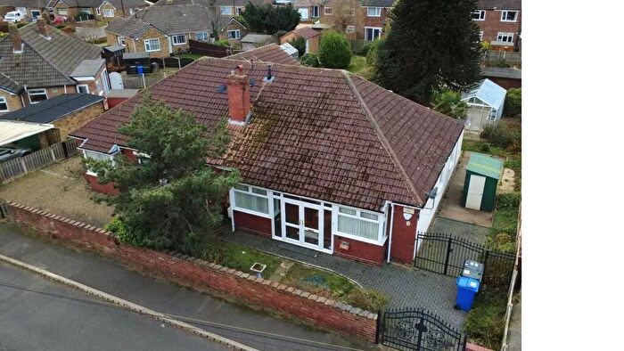 3 Bedroom Semi-Detached Bungalow For Sale In Sunnyside, Edenthorpe, DN3