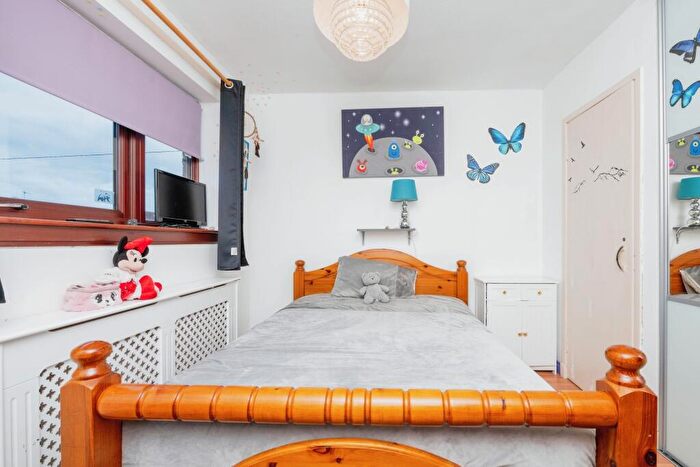 2 Bedroom Terraced House For Sale In Chapelfauld Green, Dunfermline, KY11