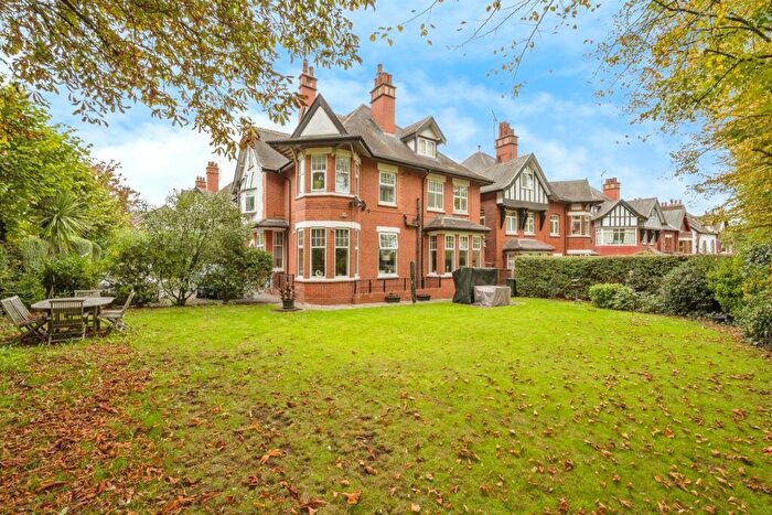 3 Bedroom Apartment For Sale In Victorian Crescent, Town Moor, Doncaster, DN2