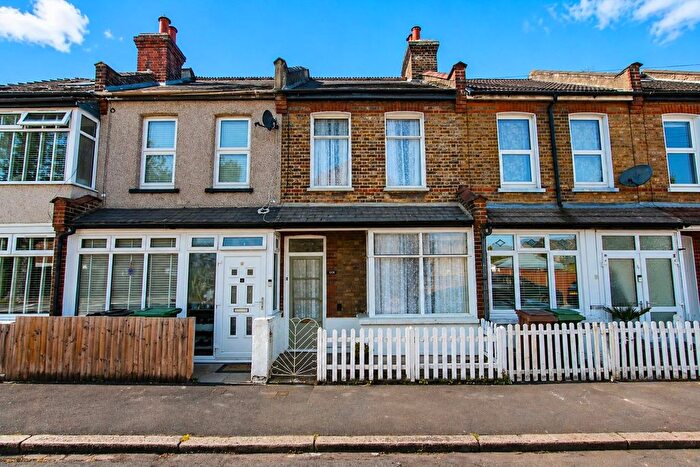 2 Bedroom Terraced House For Sale In Spencer Road, Mitcham Junction, CR4