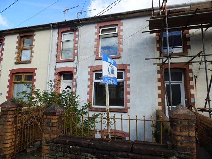 3 Bedroom Maisonette To Rent In Wyndham Street, Ogmore Vale, Bridgend ., CF32