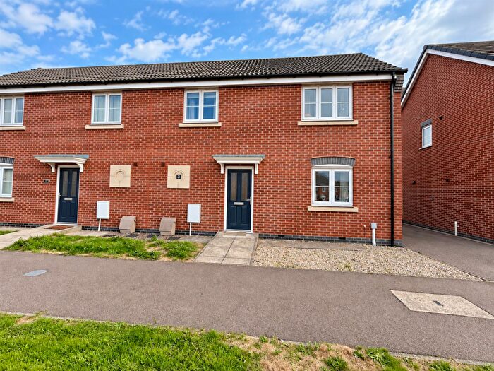 3 Bedroom Semi-Detached House For Sale In Jovian Drive, Hinckley, LE10
