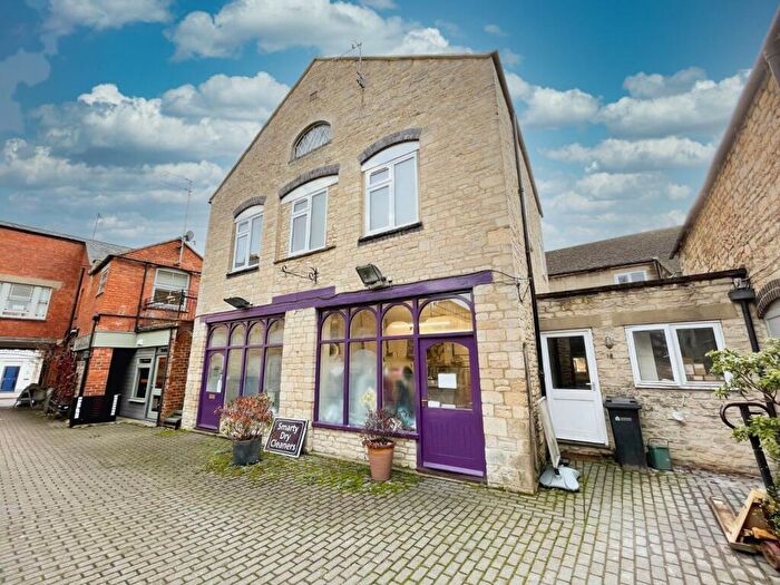 2 Bedroom Apartment To Rent In Cricklade Street, Cirencester, Gloucestershire, GL7