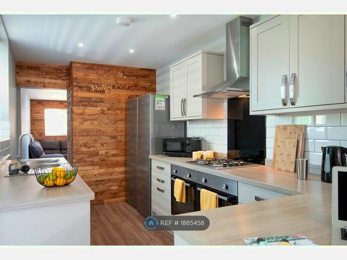 6 Bedroom Terraced House To Rent In Baileys Road, Southsea, PO5