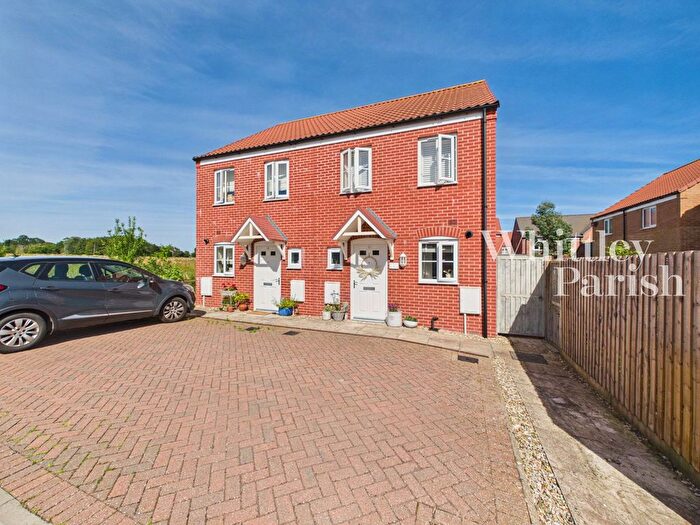 2 Bedroom Semi Detached House For Sale In Bunting Drive, Diss, IP22