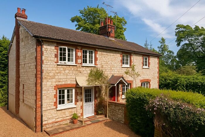 2 Bedroom Cottage To Rent In Dippenhall, Farnham, GU10