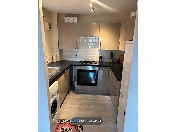 1 Bedroom Flat To Rent In Debham Court, London, NW2
