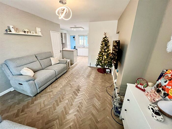 3 Bedroom Terraced House For Sale In Glastonbury Road, Yardley Wood, Birmingham, B14