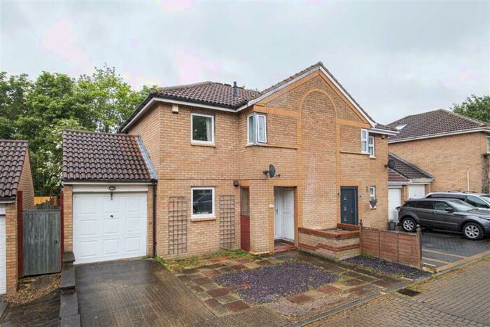 3 Bedroom Semi-Detached House To Rent In Quantock Crescent, Emerson Valley, Milton Keynes, MK4
