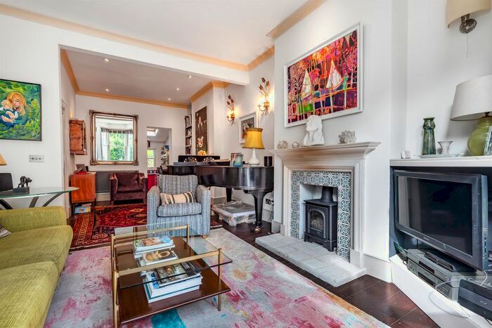 4 Bedroom Property To Rent In Macfarlane Road, London, W12