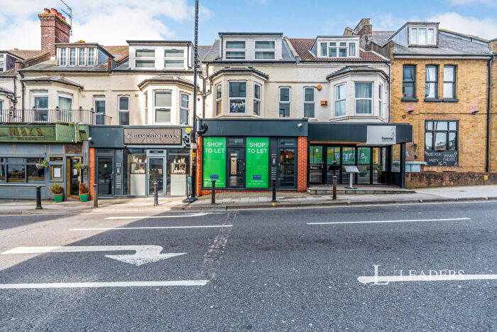 1 Bedroom Flat To Rent In Commercial Road, SO15