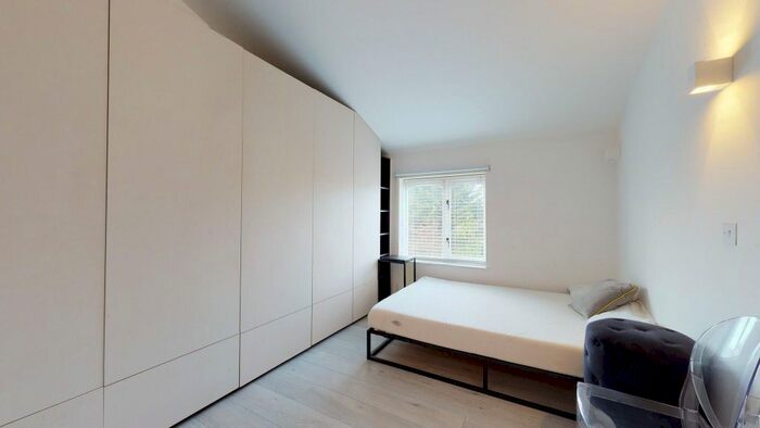 Studio To Rent In Durham Road, London SW20