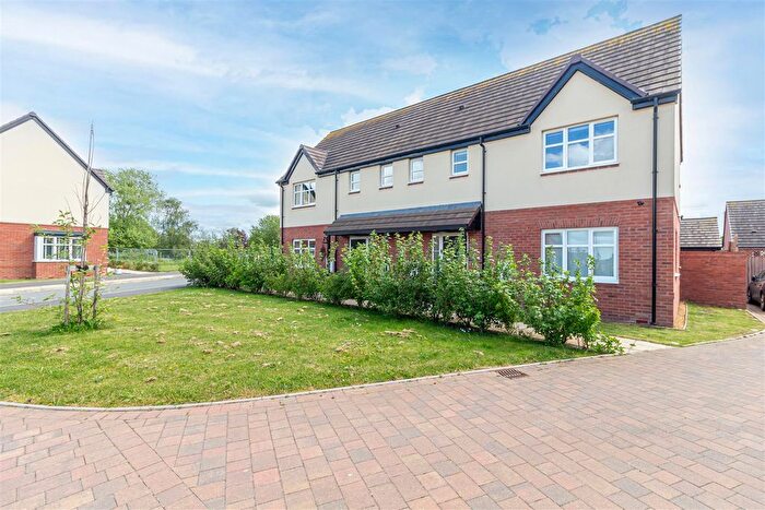 3 Bedroom Semi Detached House For Sale In Geeson Road, Drakes Broughton, Pershore, WR10