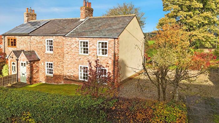 4 Bedroom Cottage For Sale In Low Street, Husthwaite, York, YO61
