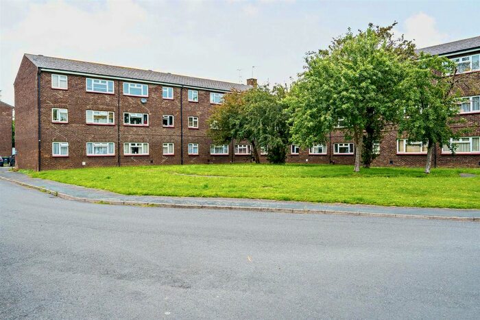 1 Bedroom Flat To Rent In Fearney Mead, Mill End, Rickmansworth, Hertfordshire, WD3