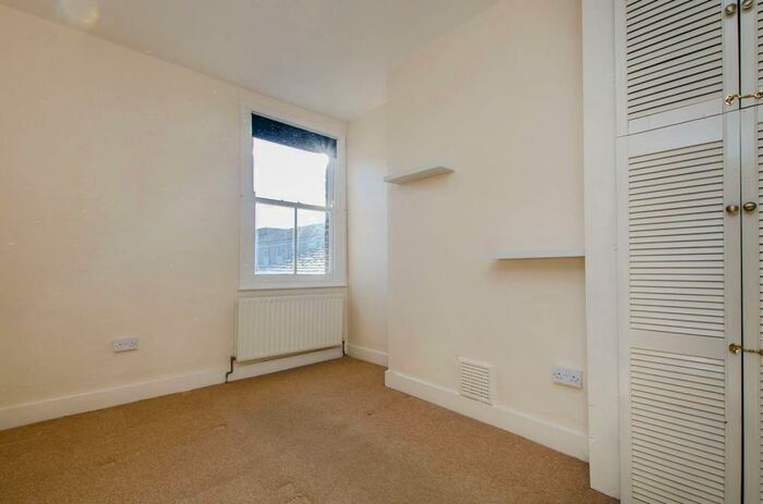 1 Bedroom Flat To Rent In Morna Road, Camberwell, London, SE5