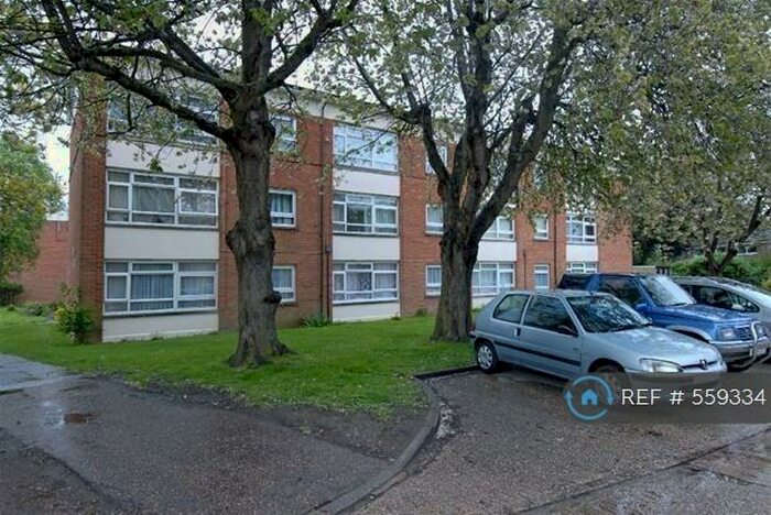 1 Bedroom Flat To Rent In Lennox Road, Chichester, PO19