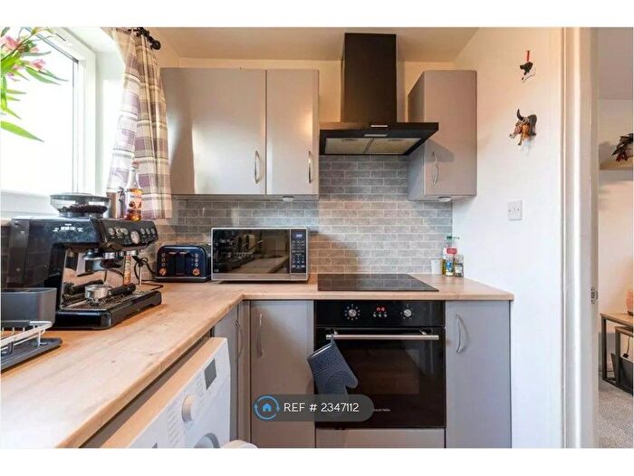 1 Bedroom Flat To Rent In Moulin Crescent, Perth, PH1