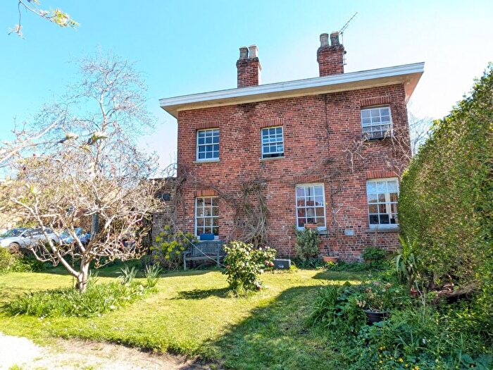 3 Bedroom Link Detached House For Sale In Lambrook Street, Glastonbury, BA6