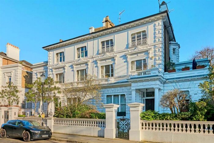 2 Bedroom Flat To Rent In The Boltons, SW10