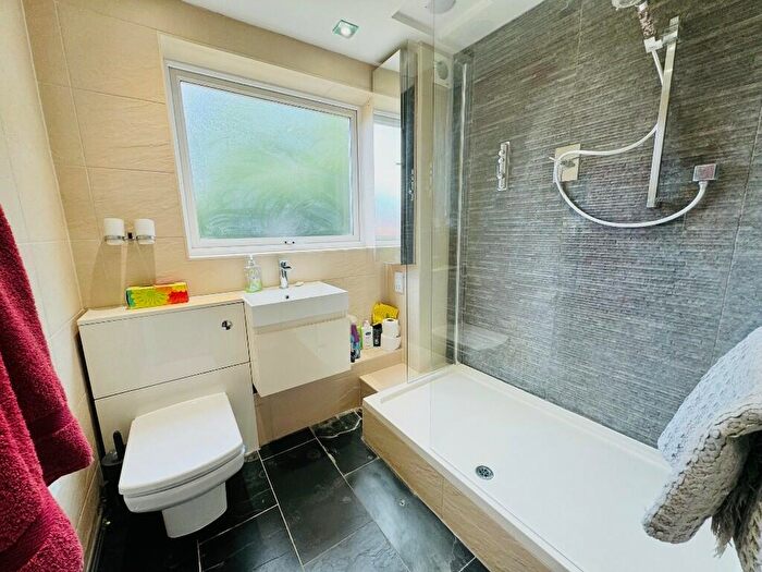2 Bedroom Ground Maisonette For Sale In Shepherds Close, Chadwell Heath, RM6
