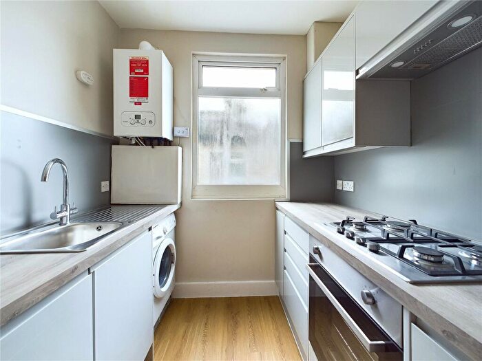 2 Bedroom Flat To Rent In Cairo Road, Walthamstow, E17