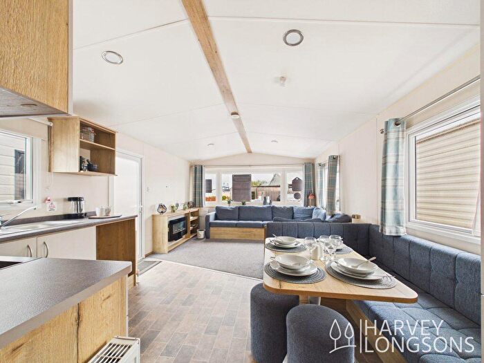 3 Bedroom Park Home For Sale In Felixstowe Beach Holiday Park, IP11