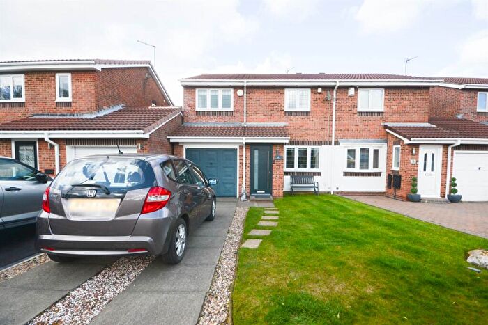 3 Bedroom Semi-Detached House For Sale In Gorleston Way, Hall Farm, SR3