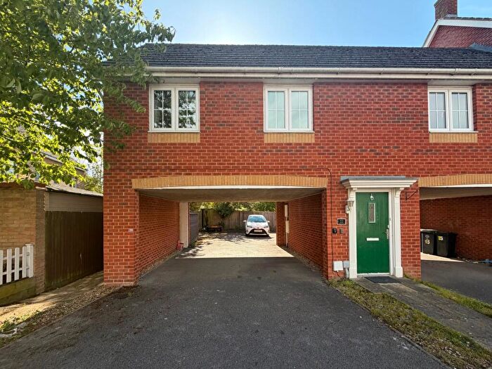 2 Bedroom Flat To Rent In Regency Court, Rushden, NN10