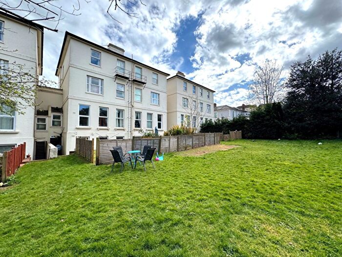 2 Bedroom Flat For Sale In Upper Grosvenor Road, Tunbridge Wells, TN1