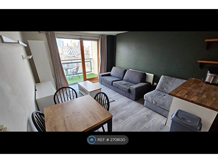 2 Bedroom Flat To Rent In The Gateway North, Leeds, LS9