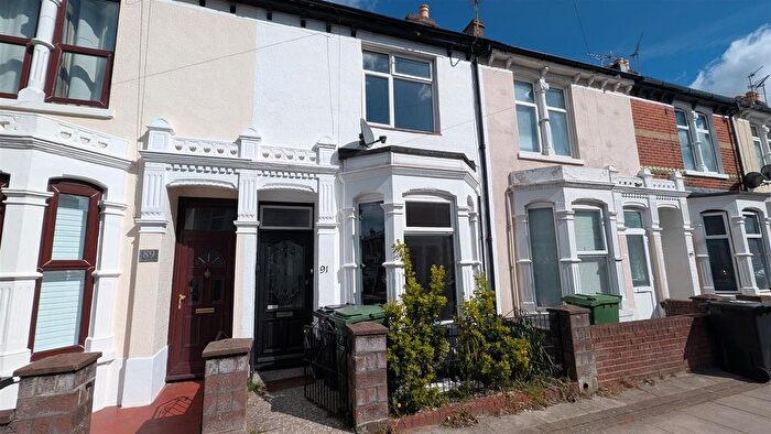 3 Bedroom Terraced House To Rent In Grayshott Road, Southsea, PO4
