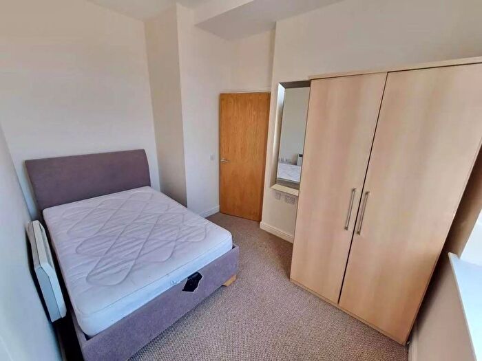 1 Bedroom Flat To Rent In Cornerhouse, Godwin St, Bradford, BD1