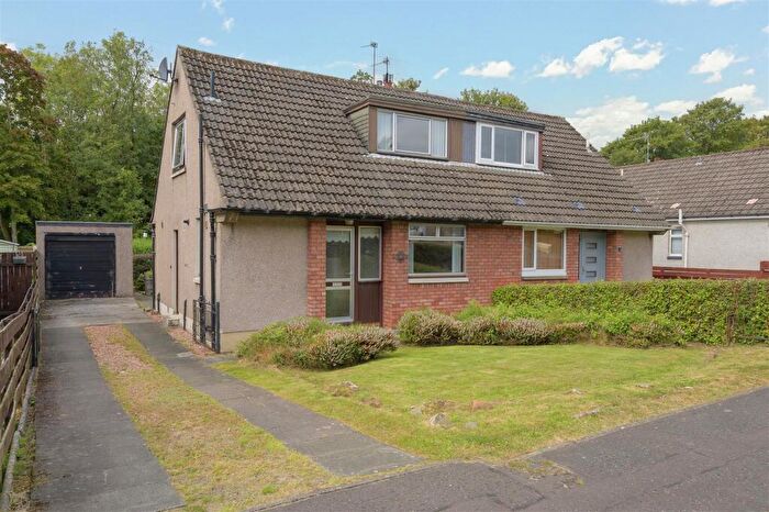 3 Bedroom Semi-Detached House For Sale In Linburn Grove, Dunfermline, KY11