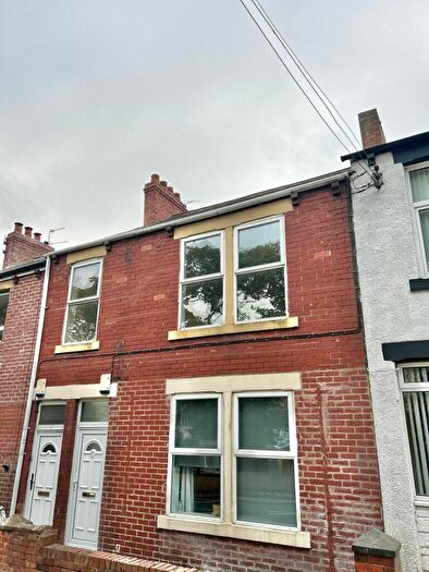 3 Bedroom Flat To Rent In Emmerson Terrace, Washington, NE38
