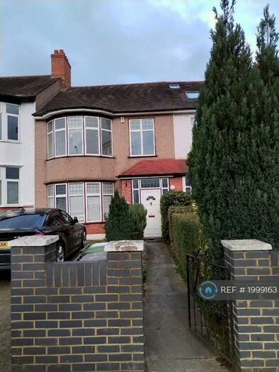 3 Bedroom Terraced House To Rent In Ravensbourne Park, London, SE6